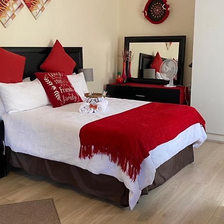 Christa'S Place 897 Претория Екстериор снимка