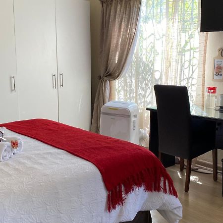 Christa'S Place 897 Претория Екстериор снимка