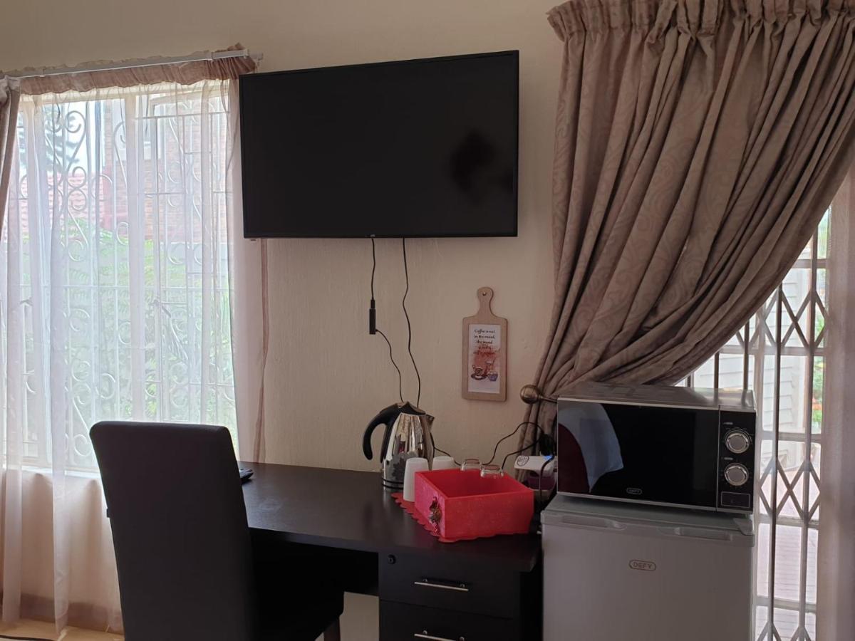 Christa'S Place 897 Претория Екстериор снимка