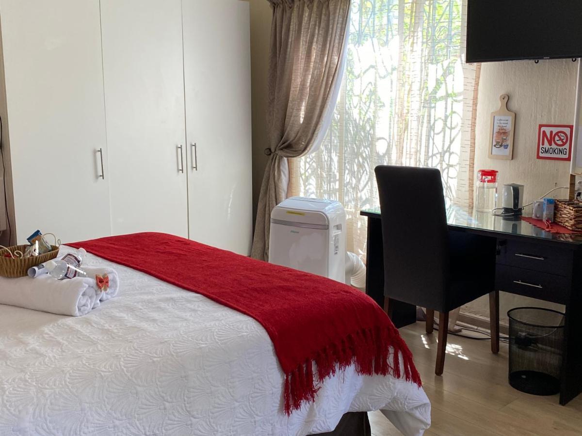 Christa'S Place 897 Претория Екстериор снимка